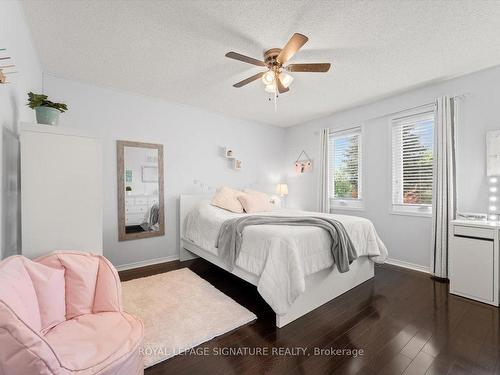 6 Mapleglen Crt, Whitby, ON - Indoor Photo Showing Bedroom