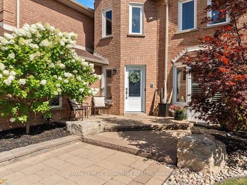 6 Mapleglen Crt, Whitby, ON - Outdoor