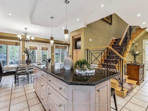 34 Garden Ave, Richmond Hill, ON - Indoor Photo Showing Kitchen With Upgraded Kitchen