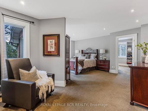 34 Garden Ave, Richmond Hill, ON - Indoor Photo Showing Bedroom