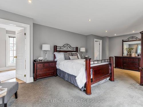 34 Garden Ave, Richmond Hill, ON - Indoor Photo Showing Bedroom