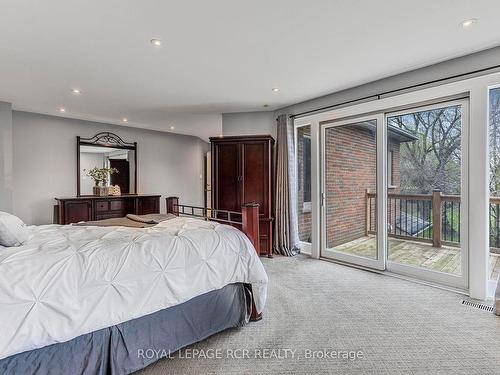 34 Garden Ave, Richmond Hill, ON - Indoor Photo Showing Bedroom