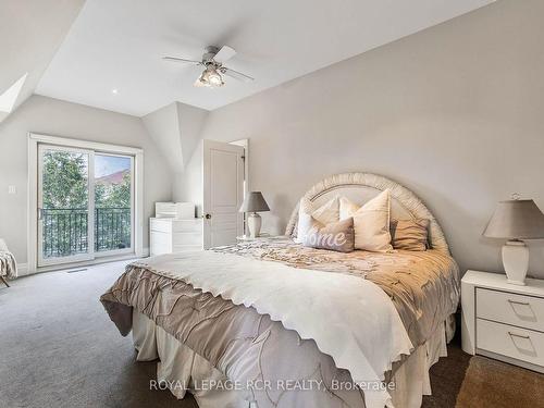 34 Garden Ave, Richmond Hill, ON - Indoor Photo Showing Bedroom