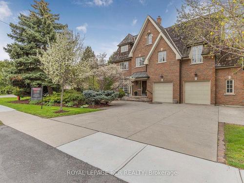 34 Garden Ave, Richmond Hill, ON - Outdoor