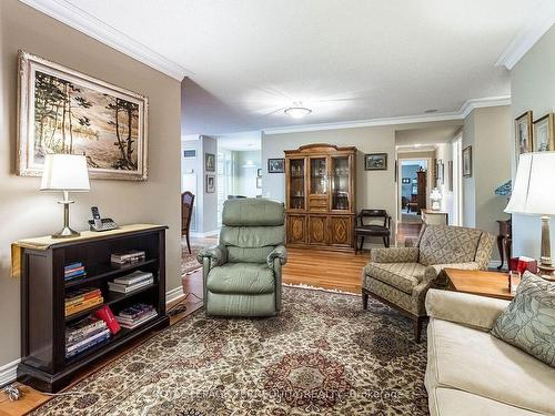 608-5229 Dundas St W, Toronto, ON - Indoor Photo Showing Living Room