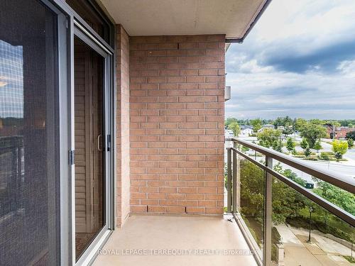 608-5229 Dundas St W, Toronto, ON - Outdoor With Balcony With Exterior