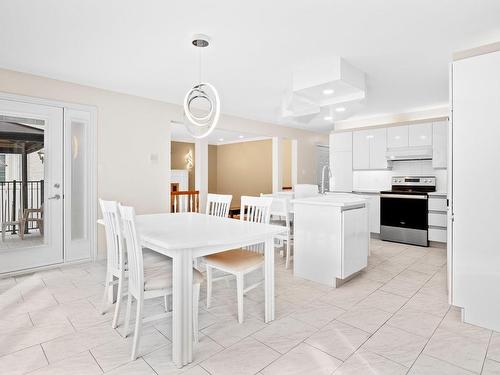 Coin-repas - 10 Rue Beaubois, Kirkland, QC - Indoor Photo Showing Dining Room