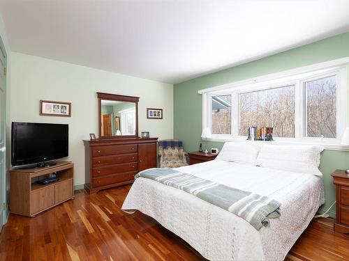 Chambre Ã  coucher principale - 220 Rue De L'Église, Rosemère, QC - Indoor Photo Showing Bedroom