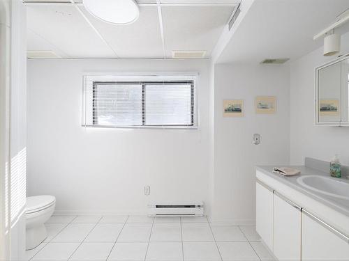 Salle de bains - 220 Rue De L'Église, Rosemère, QC - Indoor Photo Showing Bathroom