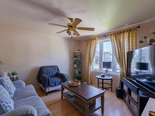 Salon - 2605  - 2615 Rue Asselin, Brossard, QC - Indoor Photo Showing Living Room