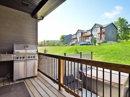 Balcon - 2-71 Rue De Joliette, Bromont, QC 