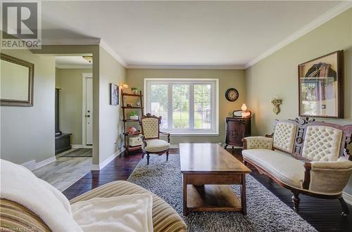 40 Meadvale Road, Acton, ON - Indoor Photo Showing Living Room