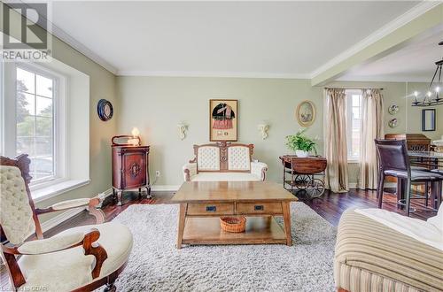 40 Meadvale Road, Acton, ON - Indoor Photo Showing Living Room