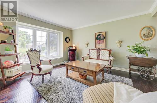 40 Meadvale Road, Acton, ON - Indoor Photo Showing Living Room