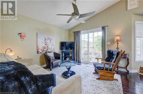 40 Meadvale Road, Acton, ON - Indoor Photo Showing Living Room