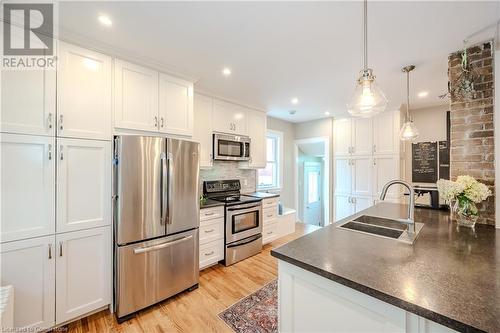 7 Alexandra Street, Guelph, ON - Indoor Photo Showing Kitchen With Double Sink With Upgraded Kitchen