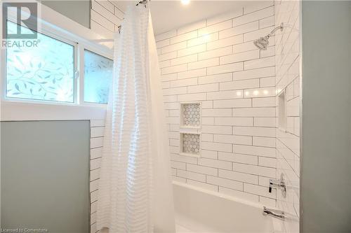 7 Alexandra Street, Guelph, ON - Indoor Photo Showing Bathroom