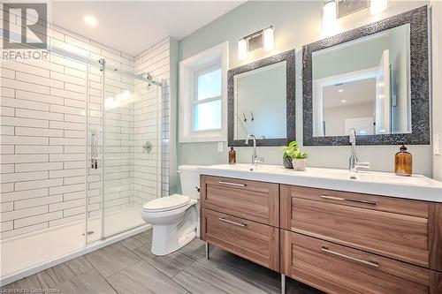 7 Alexandra Street, Guelph, ON - Indoor Photo Showing Bathroom