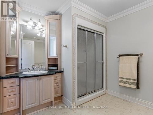 68 Edgar Avenue, Richmond Hill, ON - Indoor Photo Showing Bathroom