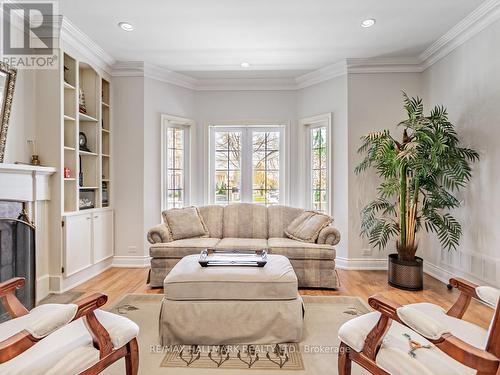 68 Edgar Avenue, Richmond Hill, ON - Indoor Photo Showing Living Room