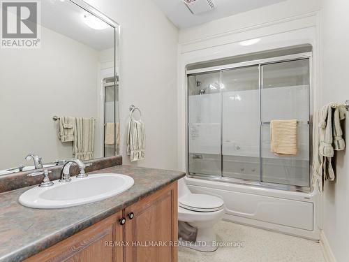 68 Edgar Avenue, Richmond Hill, ON - Indoor Photo Showing Bathroom