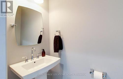 29 Garbutt Crescent, Collingwood, ON - Indoor Photo Showing Bathroom