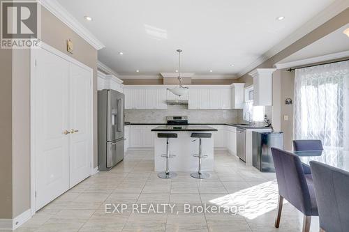 5392 Vail Court, Mississauga, ON - Indoor Photo Showing Kitchen With Upgraded Kitchen