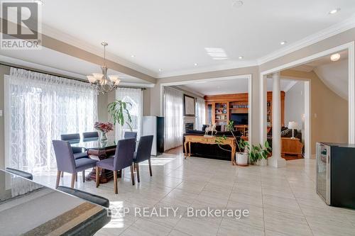 5392 Vail Court, Mississauga (Central Erin Mills), ON - Indoor Photo Showing Dining Room