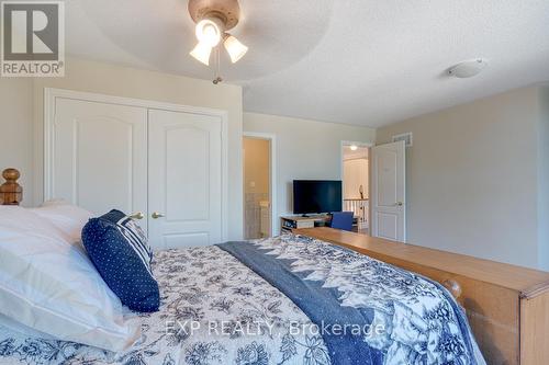 5392 Vail Court, Mississauga, ON - Indoor Photo Showing Bedroom