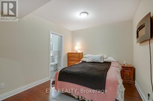 5392 Vail Court, Mississauga, ON - Indoor Photo Showing Bedroom