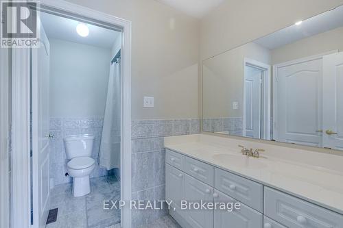 5392 Vail Court, Mississauga, ON - Indoor Photo Showing Bathroom