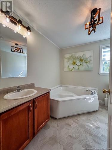 7 Des Pionniers Avenue, Balmoral, NB - Indoor Photo Showing Bathroom