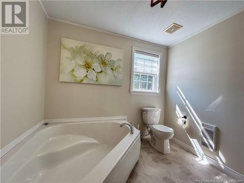 7 Des Pionniers Avenue, Balmoral, NB - Indoor Photo Showing Bathroom