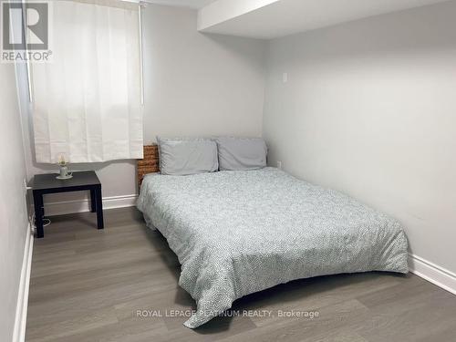 30 Southmoor Drive, Kitchener, ON - Indoor Photo Showing Bedroom