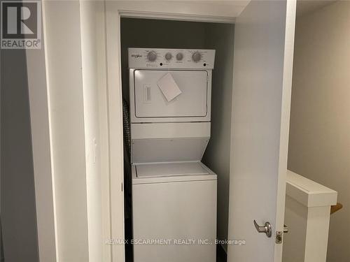 44 - 590 North Service Road, Hamilton (Stoney Creek), ON - Indoor Photo Showing Laundry Room