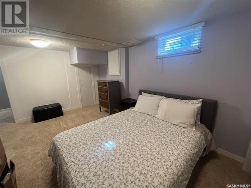 42 Laurentian Drive, Saskatoon, SK - Indoor Photo Showing Bedroom