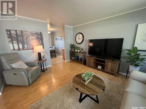 42 Laurentian Drive, Saskatoon, SK - Indoor Photo Showing Living Room