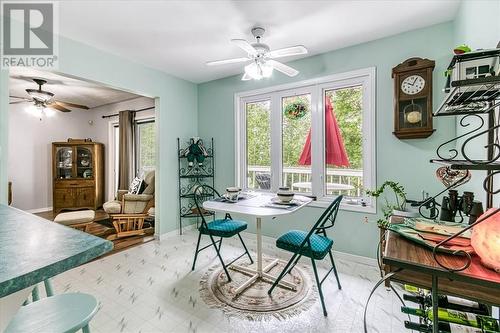 7877 Tilton Lake Road, Greater Sudbury, ON - Indoor Photo Showing Dining Room