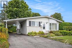 1056 HARKNESS AVENUE  Ottawa, ON K1V 6P1