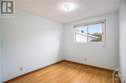 1056 Harkness Avenue, Ottawa, ON - Indoor Photo Showing Other Room