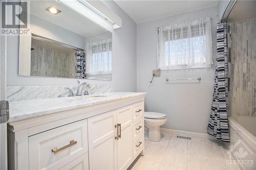 1056 Harkness Avenue, Ottawa, ON - Indoor Photo Showing Bathroom