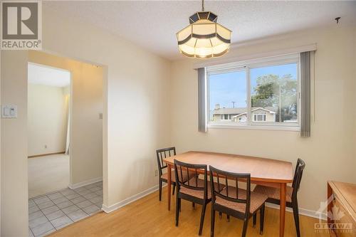 1056 Harkness Avenue, Ottawa, ON - Indoor Photo Showing Dining Room