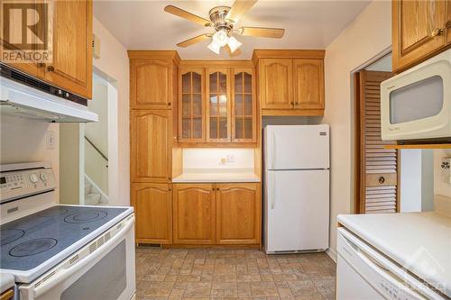 1056 Harkness Avenue, Ottawa, ON - Indoor Photo Showing Kitchen