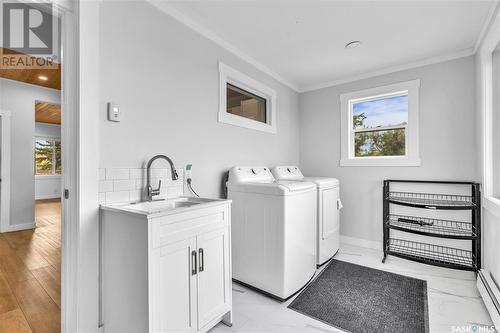 35 Ponderosa Trail N, Swift Current, SK - Indoor Photo Showing Laundry Room