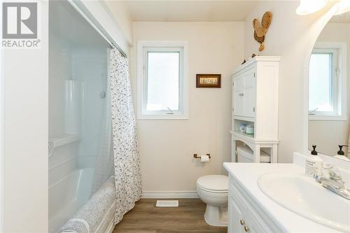 4700 Old Walnut Road, Brooke-Alvinston, ON - Indoor Photo Showing Bathroom