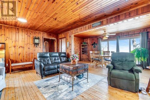 5058 St. Clair Road, Lakeshore, ON - Indoor Photo Showing Living Room