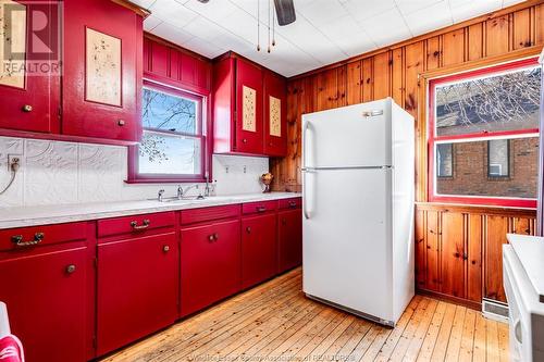 5058 St. Clair Road, Lakeshore, ON - Indoor Photo Showing Kitchen