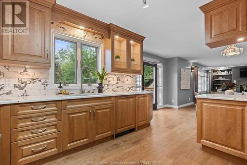 9585 Manitou Crescent, Windsor, ON - Indoor Photo Showing Kitchen