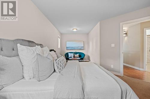 9585 Manitou Crescent, Windsor, ON - Indoor Photo Showing Bedroom