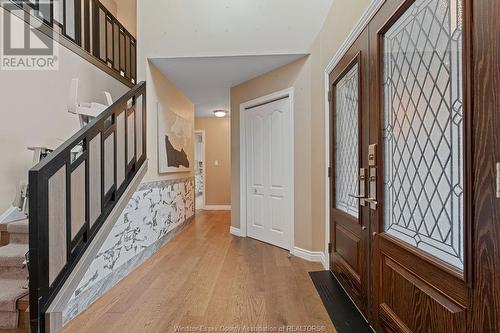 9585 Manitou Crescent, Windsor, ON - Indoor Photo Showing Other Room